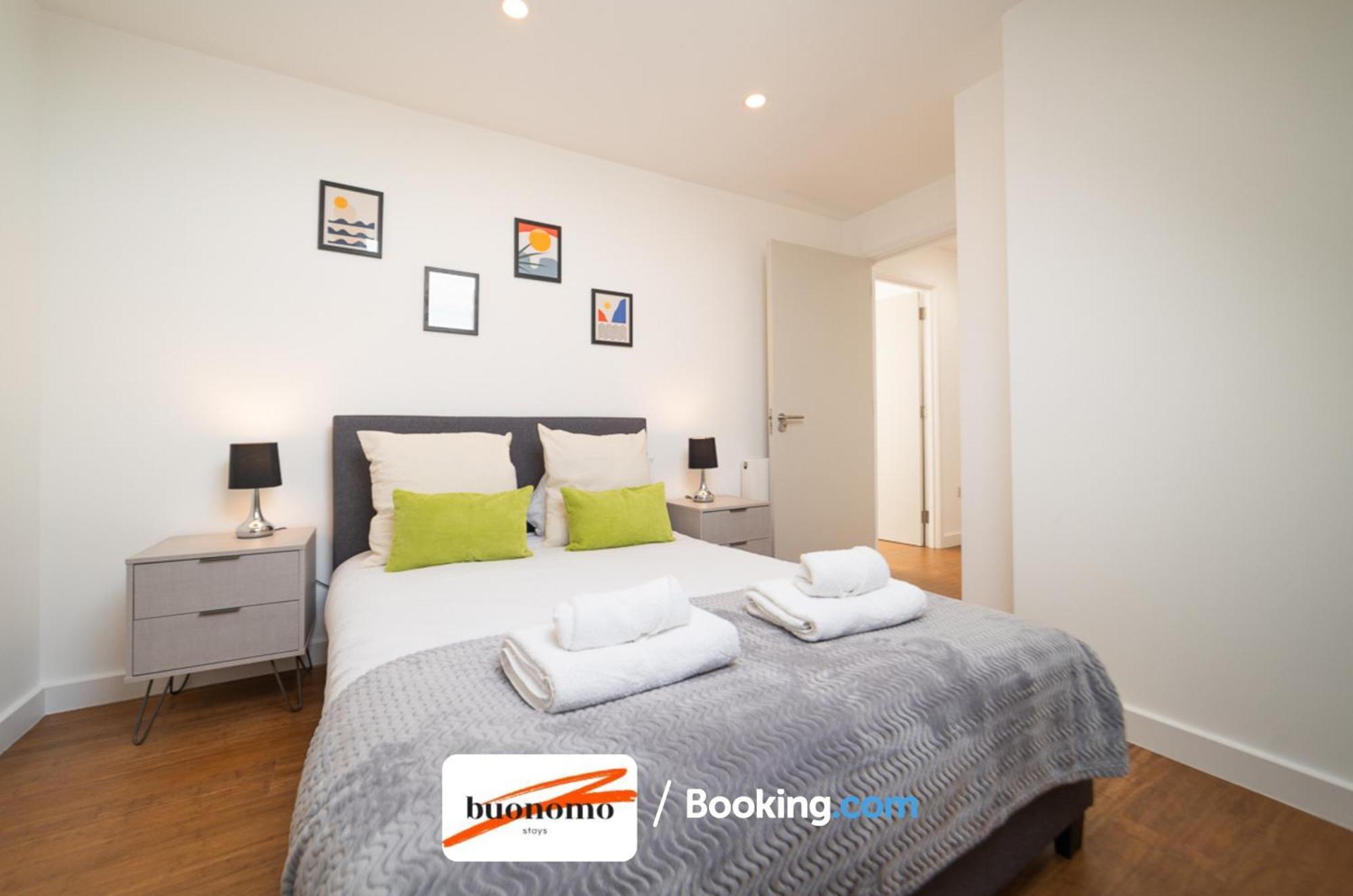 Two Bedroom Apartment At Buonomo Stays Short Lets & Serviced Accommodation لندن المظهر الخارجي الصورة