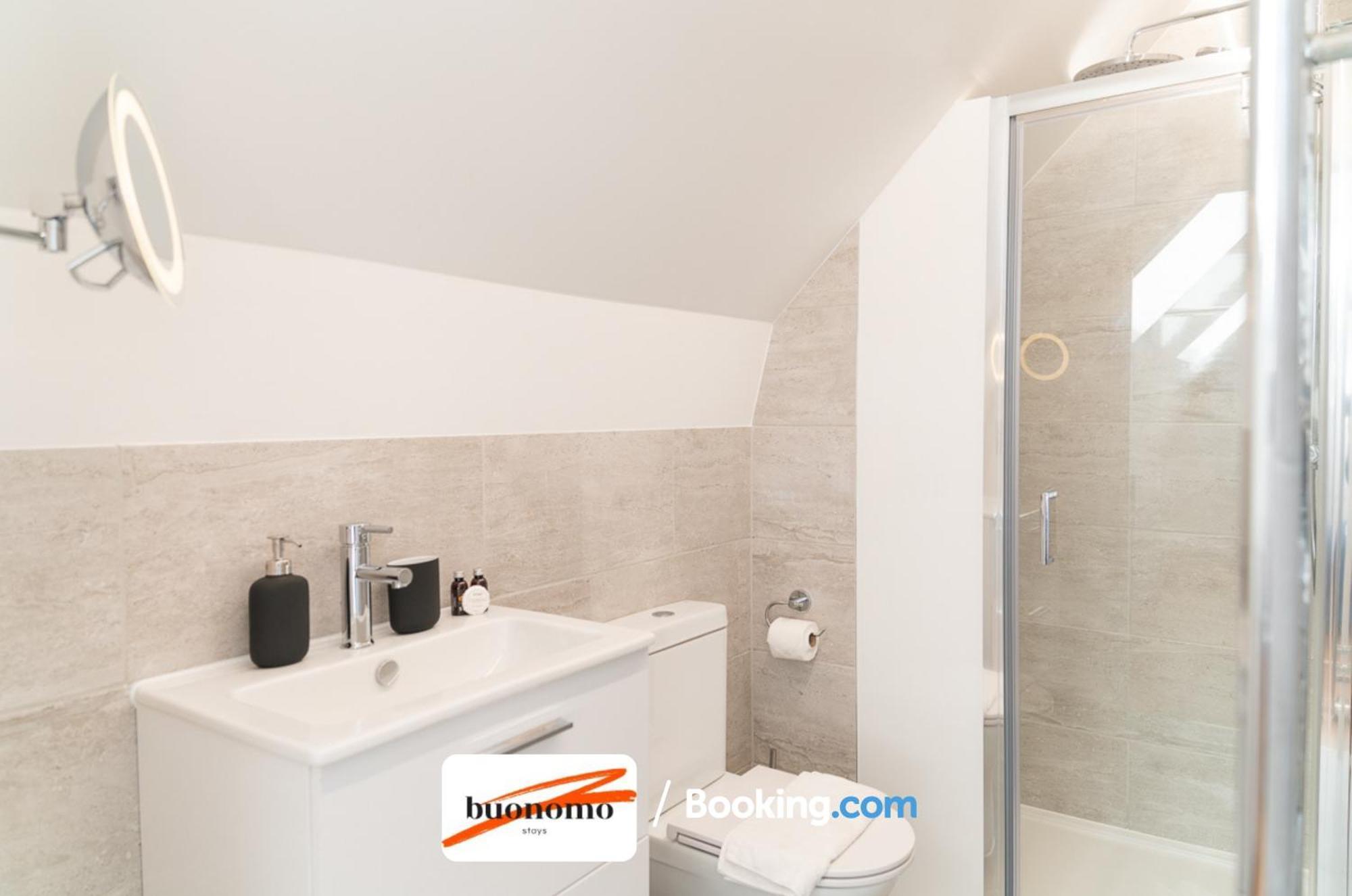 Two Bedroom Apartment At Buonomo Stays Short Lets & Serviced Accommodation لندن المظهر الخارجي الصورة